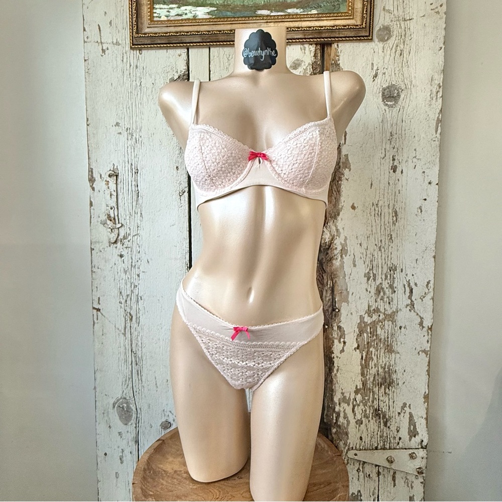 Victoria secret body by victoria lined demi light pink 34C Thong L NWT